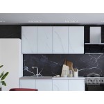 Белая модульная кухня с интегрированными ручками и отделкой под мрамор