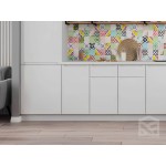 Современная модульная кухня в белом цвете с удобными интегрированными ручками