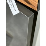 Прямая черно-белая кухня с глянцевыми фасадами – стильная и блестящая